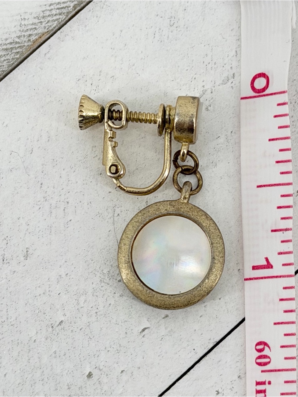 Vintage Gold Mother of Pearl Round Dangle Clip On Screw Back Earrings Bohemian - Picture 5 of 6